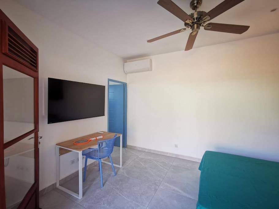 Studio Koton - 3 Etoiles - Deshaies Centre 外观 照片